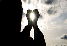 进球被吹再送乌龙 川崎前锋见到上海申花就跪.